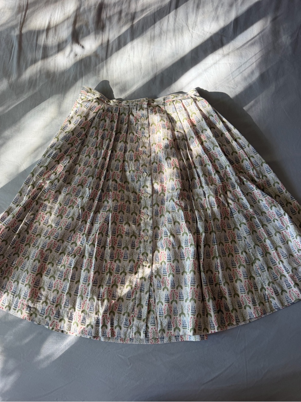 Brooks Brothers Cream Pleated Skirt with Multicolor Botanical Print